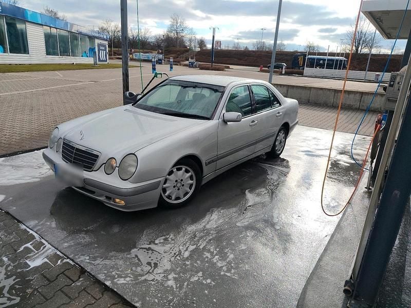 Gebraucht Mercedes E270 170 PS (125 kW) 2000 Silber Limousine