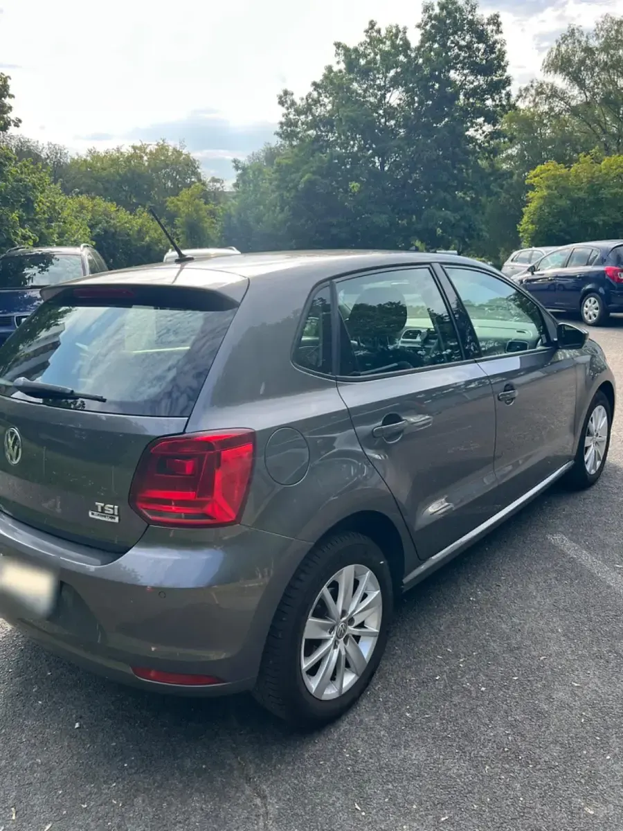Gebraucht VW Polo Highline 90 PS (66 kW) 2015 Grau Kleinwagen