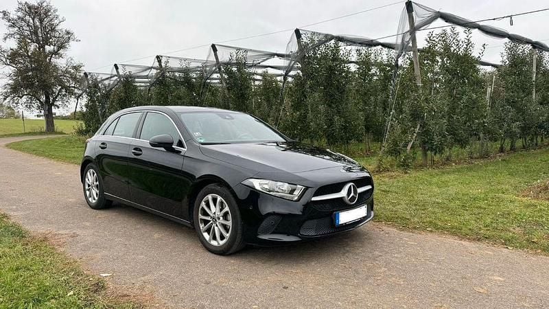 Schwarz Gebraucht 2020 Mercedes A200 Progressive Limousine | 18.990 € (Guter Preis) - Bild 1/4