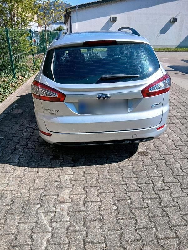 Gebraucht Ford Mondeo 116 PS (85 kW) 2011 Silber Kombi