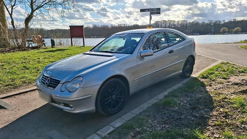 Gebraucht Mercedes C180 129 PS (94 kW) 2001 Silber Coupé