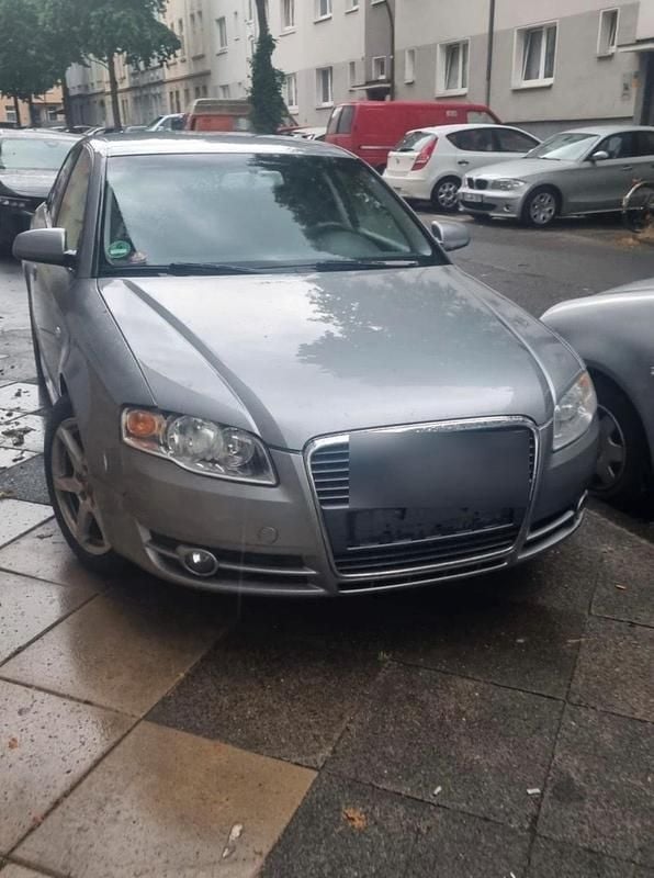 Grau Gebraucht 2005 Audi A4 Limousine | 2.950 € (Guter Preis) - Bild 1/4