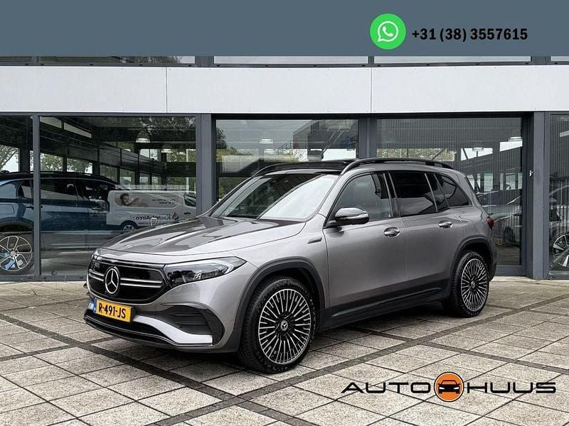 Grau Gebraucht 2022 Mercedes EQB300 AMG SUV | 27.701 € - Bild 1/4