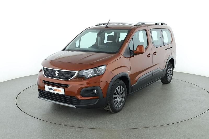 Braun Gebraucht 2021 Peugeot Rifter Allure Van / Kleinbus | 22.950 € (Fairer Preis) - Bild 1/3
