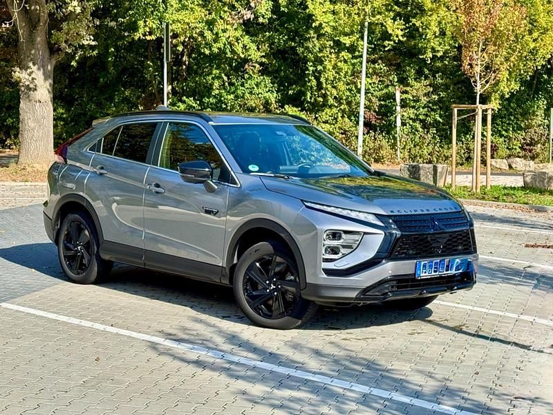 Grau Gebraucht 2023 Mitsubishi Eclipse Cross Select SUV | 23.555 € (Guter Preis) - Bild 1/4