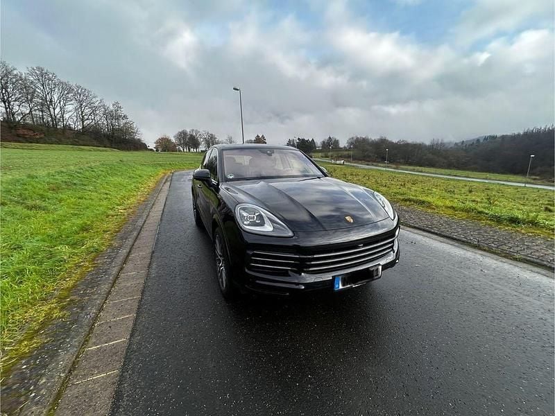Schwarz Gebraucht 2020 Porsche Cayenne SUV | 55.900 € (Fairer Preis) - Bild 1/4