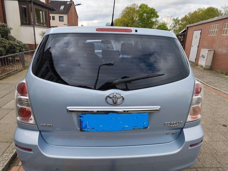 Gebraucht 2009 Toyota Corolla Verso Executive Van / Kleinbus | 3.400 € (Fairer Preis) - Bild 1/4