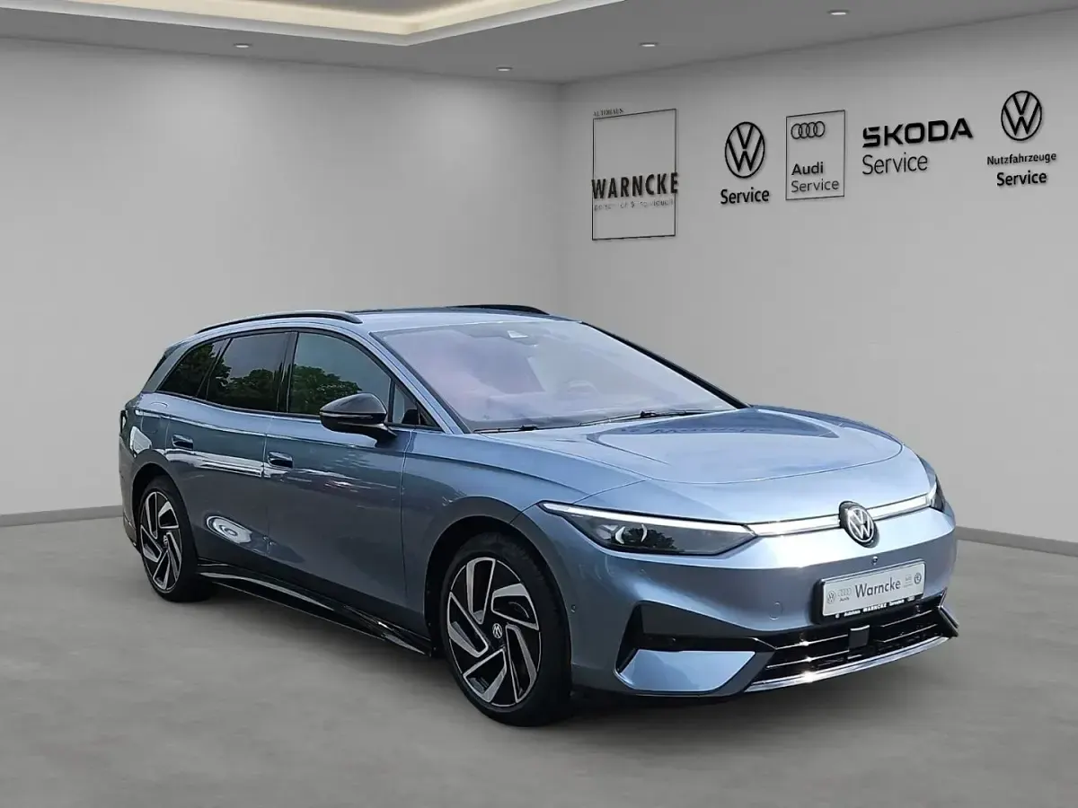 Gebraucht VW ID.7 Pro 210 kW (286 PS) 2025 Blau Kombi