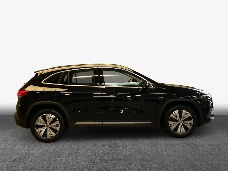 Używany Mercedes EQA250 Advanced 139 kW (190 KM) 2022 Czarny SUV