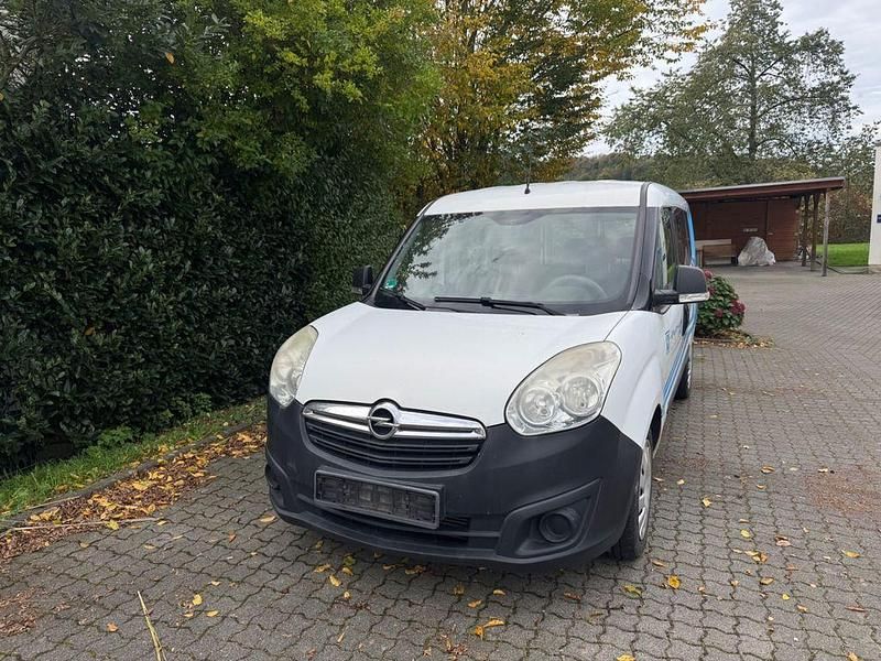 Weiß Gebraucht 2013 Opel Combo Selection Van / Kleinbus | 4.650 € (Fairer Preis) - Bild 1/4