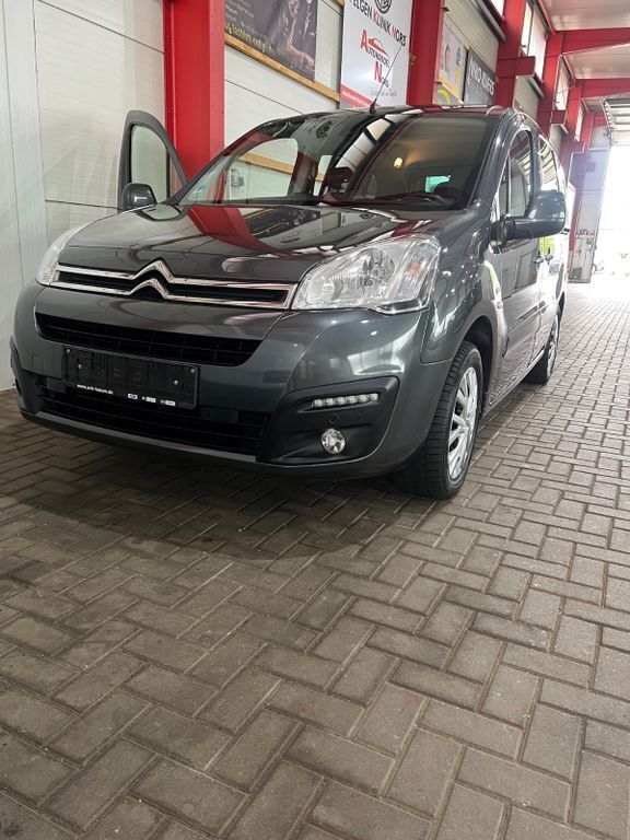 Grau Gebraucht 2016 Citroën Berlingo SELECTION Van / Kleinbus | 6.950 € (Guter Preis) - Bild 1/4