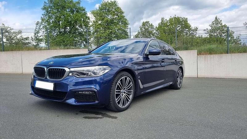 Blau Gebraucht 2020 BMW 530e M Sport Limousine | 28.000 € (Fairer Preis) - Bild 1/4