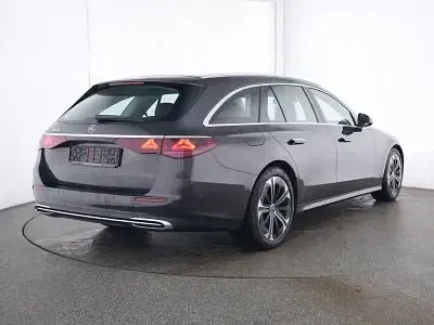 Gebraucht Mercedes E300 Avantgarde 197 PS (144 kW) 2024 Grau, Kombi