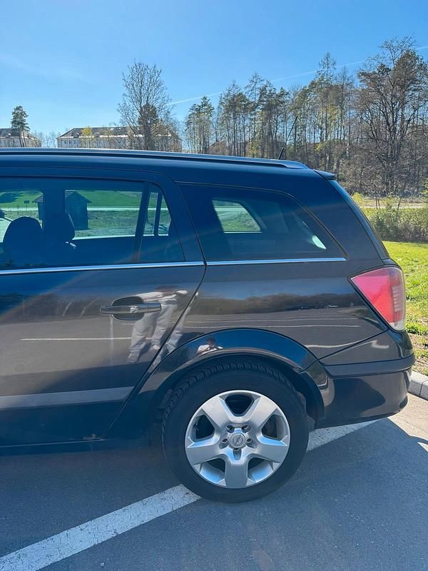 Gebraucht Opel Astra 150 PS (110 kW) 2004 Schwarz Kombi