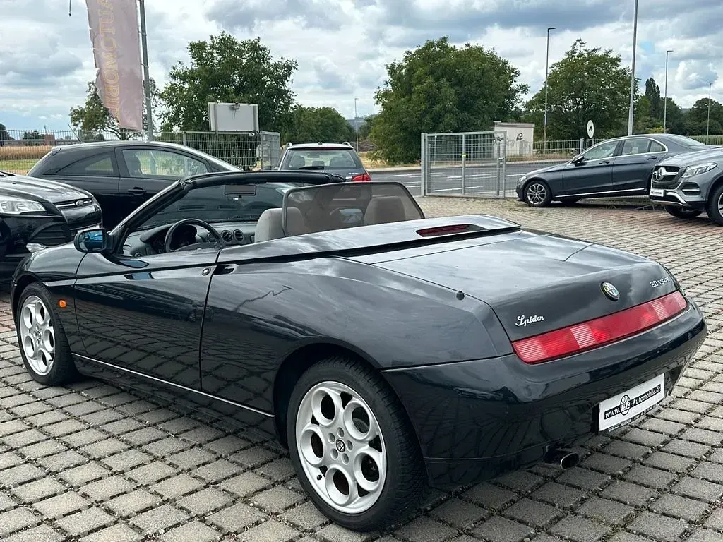 Gebraucht Alfa Romeo Spider 150 PS (110 kW) 2002 Schwarz Cabrio