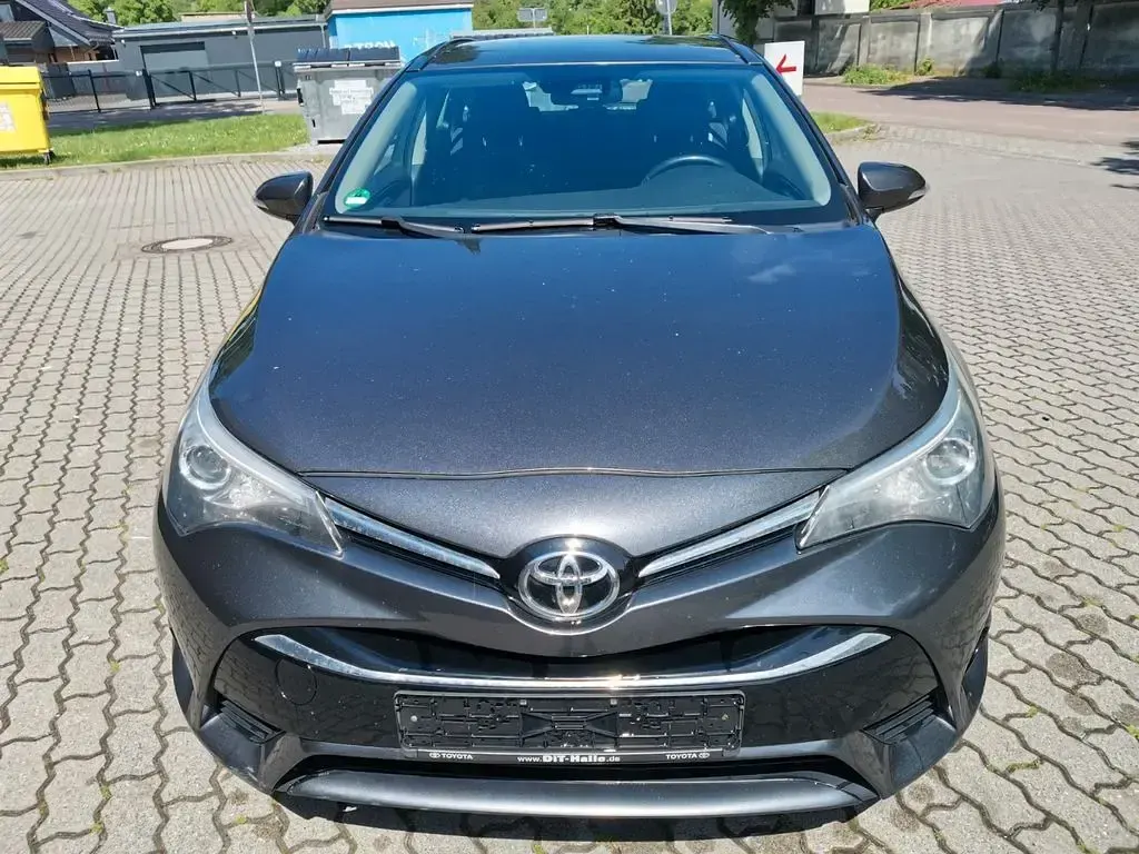 Gebraucht Toyota Avensis Edition-S 111 PS (81 kW) 2018 Grau Kombi