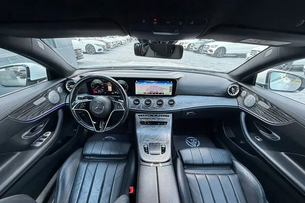 Gebraucht Mercedes E200 197 PS (144 kW) 2021 Polarweiss Coupé