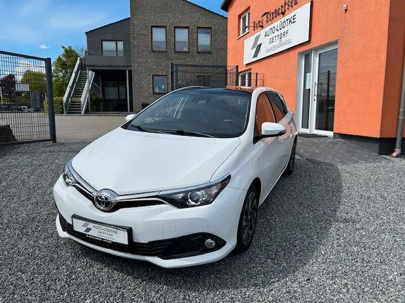 Weiß Gebraucht 2016 Toyota Auris Edition-S Limousine | 10.990 € (Fairer Preis) - Bild 1/4