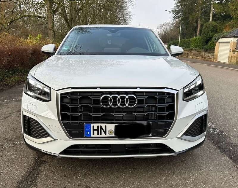 Weiß Gebraucht 2023 Audi Q2 Advanced SUV | 25.499 € (Guter Preis) - Bild 1/4