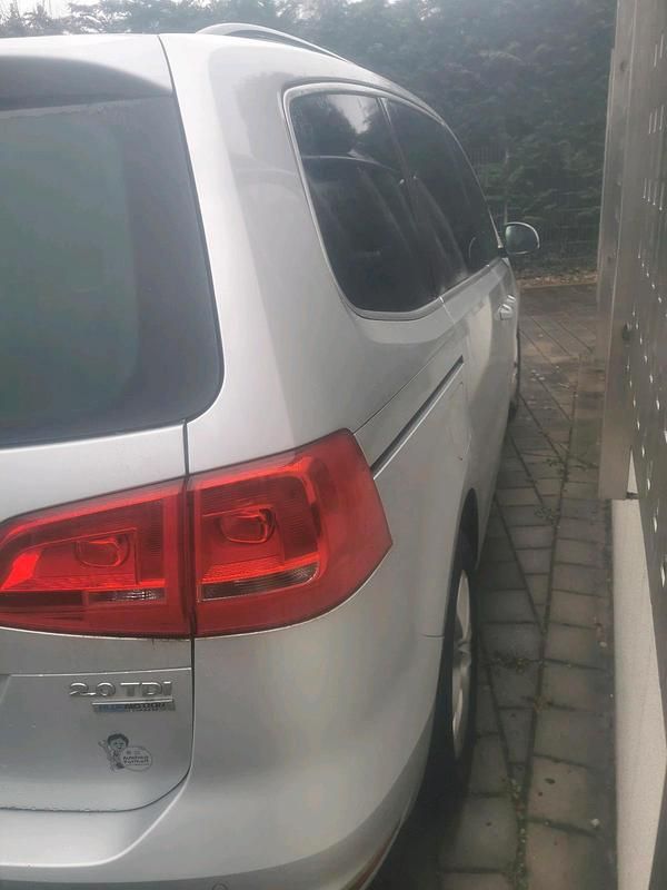 Gebraucht VW Sharan 140 PS (102 kW) 2013 Silber Van / Kleinbus