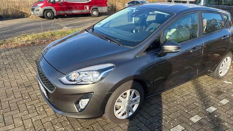 Gebraucht Ford Fiesta Cool & Connect 101 PS (74 kW) 2018 Grau Kleinwagen