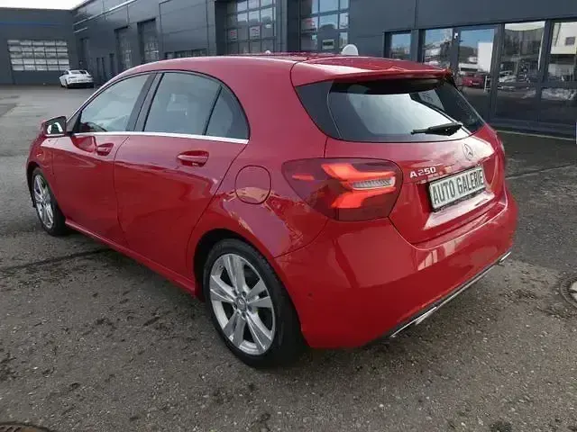 Gebraucht Mercedes A250 211 PS (155 kW) 2016 Rot Limousine