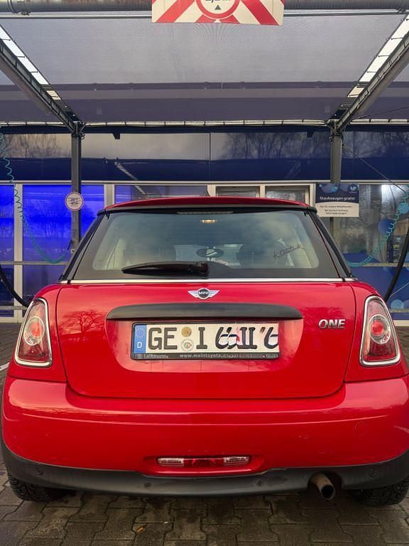 Rot Gebraucht 2011 Mini ONE Kleinwagen | 2.900 € (Guter Preis) - Bild 1/4
