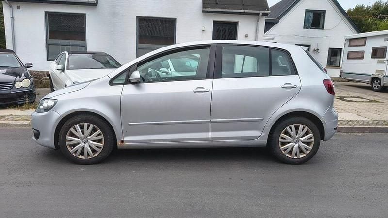 Silber Gebraucht 2011 VW Golf VI Highline Kleinwagen | 3.499 € (Fairer Preis) - Bild 1/4