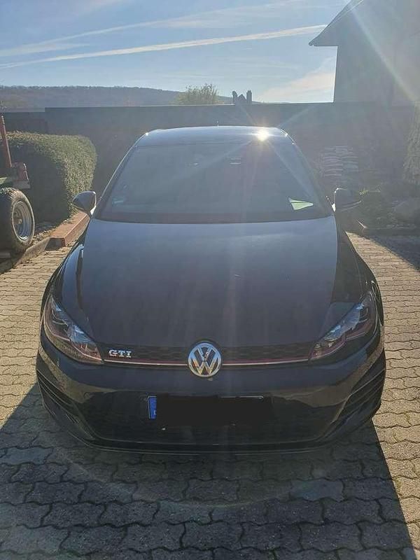 Schwarz Gebraucht 2017 VW Golf VII GTI Limousine | 18.900 € (Fairer Preis) - Bild 1/4