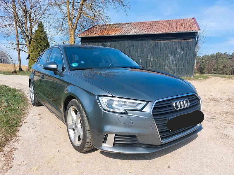 Gebraucht Audi A3 116 PS (85 kW) 2017 Grau Limousine