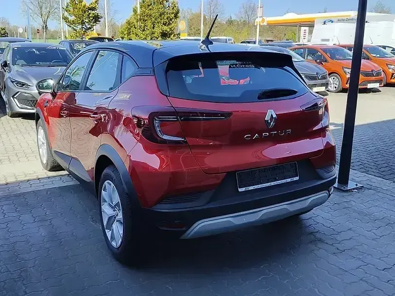 Używany Renault Captur Equilibre 100 KM (73 kW) 2023 Czerwony SUV