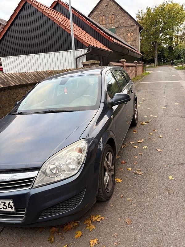 Grau Gebraucht 2009 Opel Astra Edition Kombi | 1.250 € (Fairer Preis) - Bild 1/4