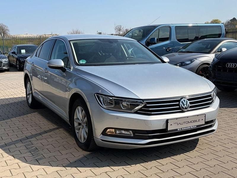 Gebraucht VW Passat Comfortline 150 PS (110 kW) 2018 Reflexsilber metallic Limousine