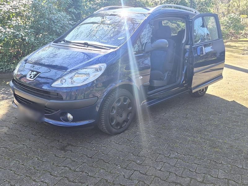 Gebraucht Peugeot 1007 73 PS (53 kW) 2008 Blau Van / Kleinbus