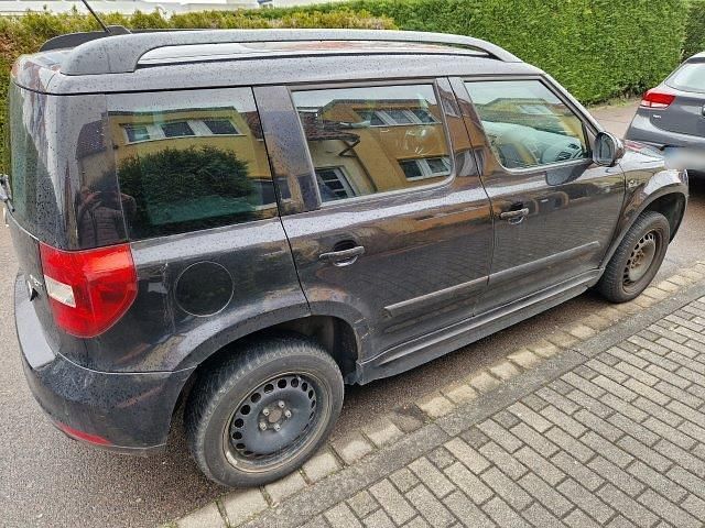 Gebraucht Skoda Yeti 120 PS (88 kW) 2015 Schwarz SUV