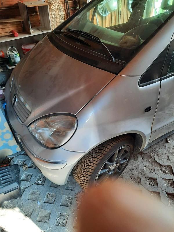 Silber Gebraucht 2003 Mercedes A140 Limousine | 800 € - Bild 1/4