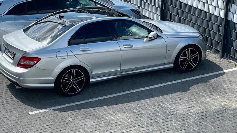 Silber Gebraucht 2010 Mercedes C350 AMG Limousine | 9.999 € (Fairer Preis) - Bild 1/4