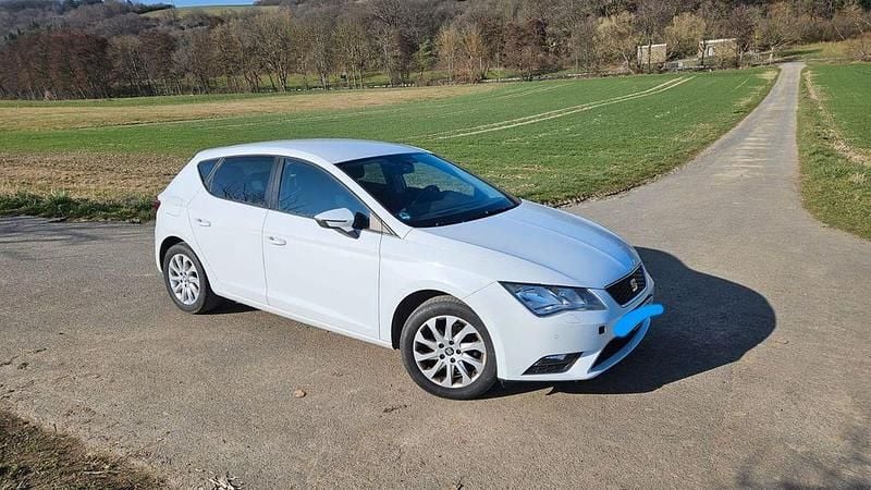 Gebraucht Seat Leon Style 150 PS (110 kW) 2015 Weiß Limousine