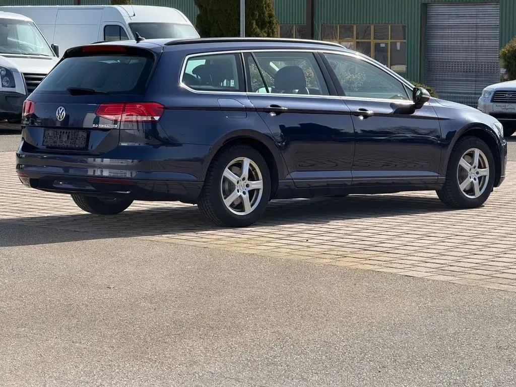Gebraucht VW Passat 150 PS (110 kW) 2017 Blau Kombi