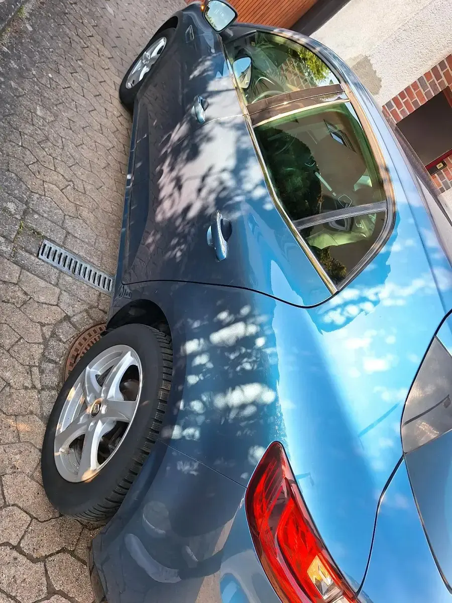 Gebraucht Renault Mégane III 110 PS (80 kW) 2016 Blau Limousine