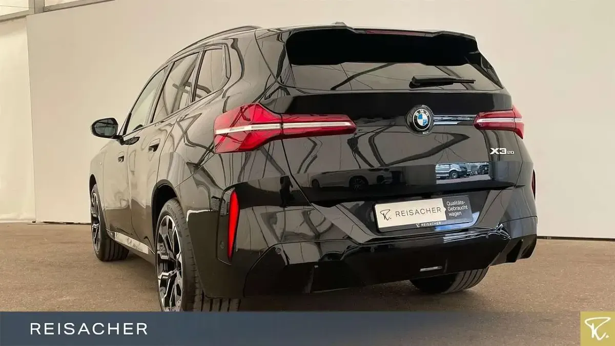 Gebraucht BMW X3 M Sport 208 PS (152 kW) 2025 Saphirschwarz metallic SUV