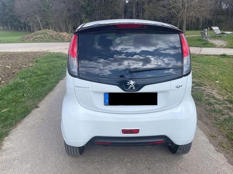 Gebraucht Peugeot iON 35 kW (48 PS) 2017 Weiß Kleinwagen