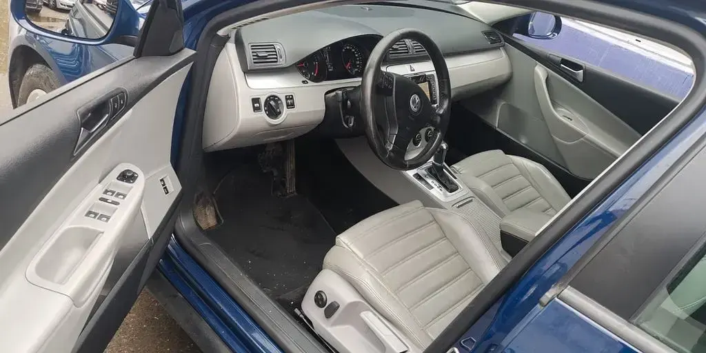 Second-hand VW Passat 170 CP (125 kW) 2010 Albastru Berlinǎ