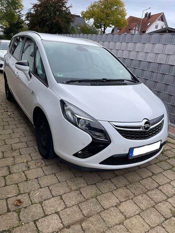 Weiß Gebraucht 2014 Opel Zafira Tourer Edition Van / Kleinbus | 8.500 € (Guter Preis) - Bild 1/4