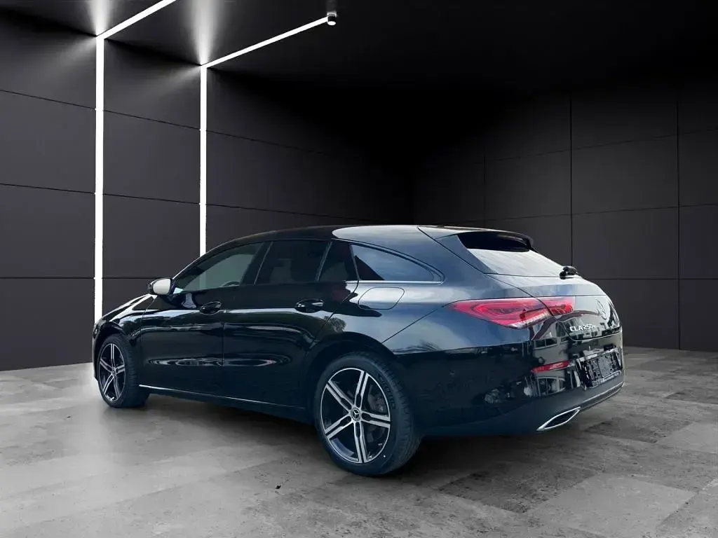 Gebraucht Mercedes CLA250 160 PS (117 kW) 2023 Nachtschwarz (metallic) Coupé
