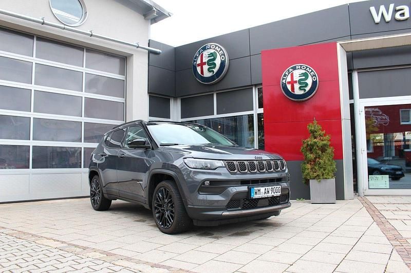 Grau Gebraucht 2022 Jeep Compass SUV | 23.190 € (Superpreis) - Bild 1/4