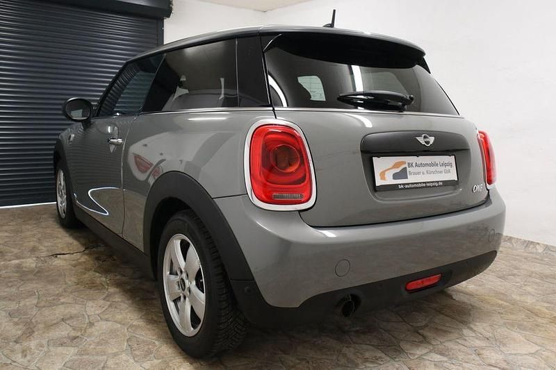 Gebraucht Mini ONE 102 PS (75 kW) 2017 Grau Kleinwagen