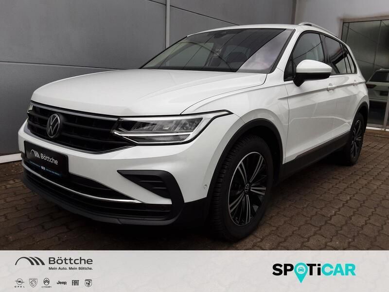 Pure white Gebraucht 2022 VW Tiguan Active SUV | 28.980 € (Guter Preis) - Bild 1/4