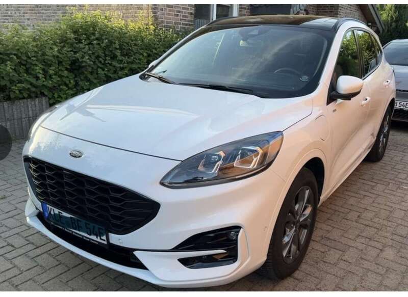 Weiß Gebraucht 2022 Ford Kuga ST-Line X SUV | 28.500 € (Etwas zu teuer) - Bild 1/4