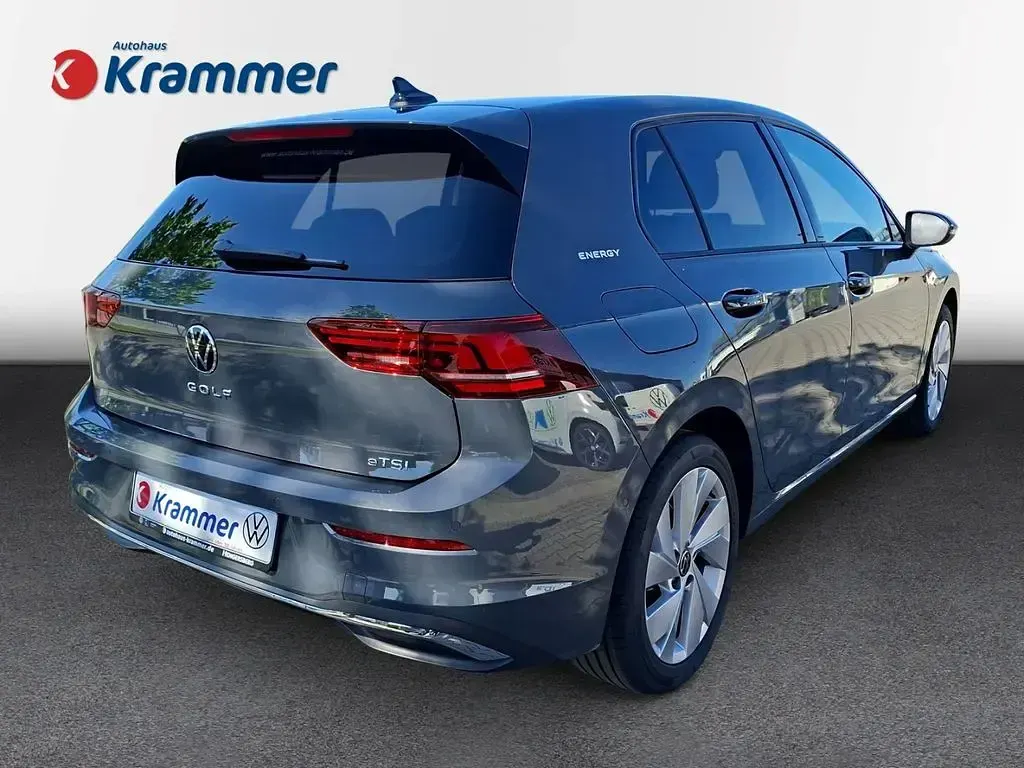 Gebraucht VW Golf VIII 150 PS (110 kW) 2026 Grau Limousine